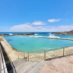 Διαμέρισμα Coastal Vibe *